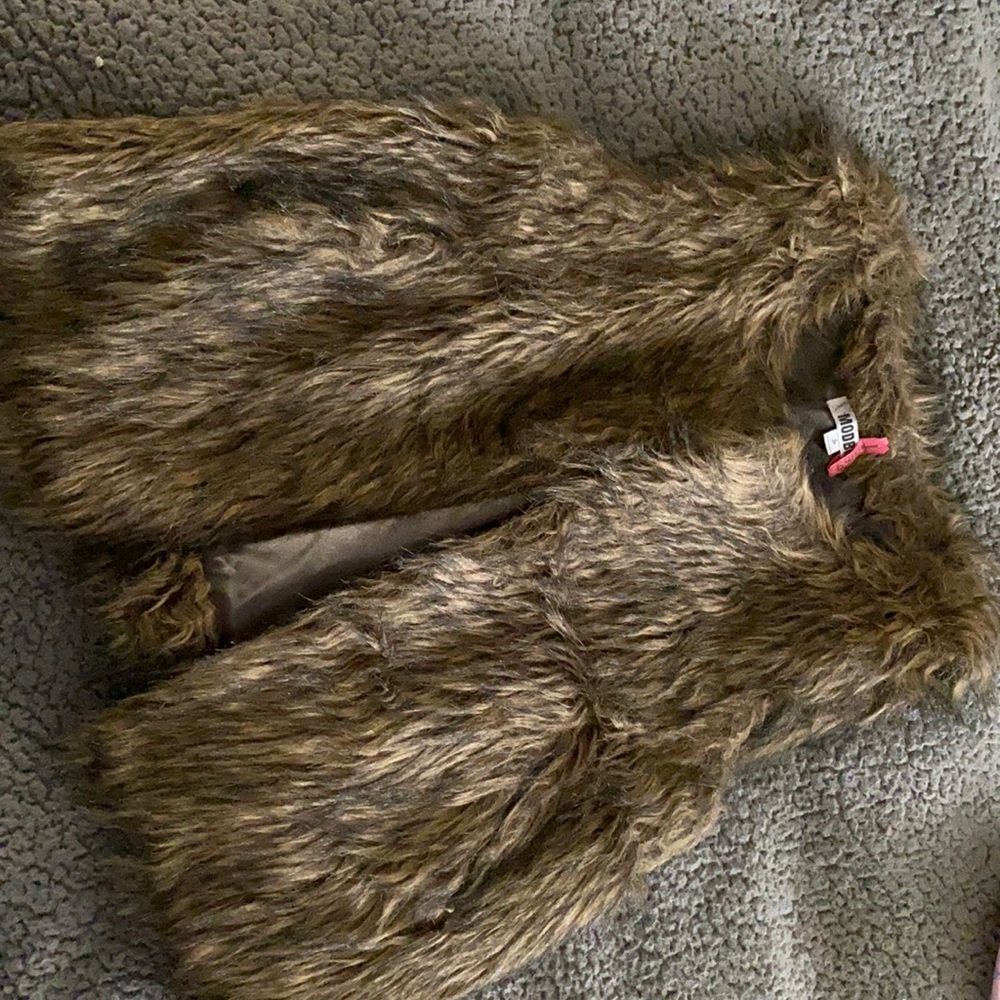 Fur vest.